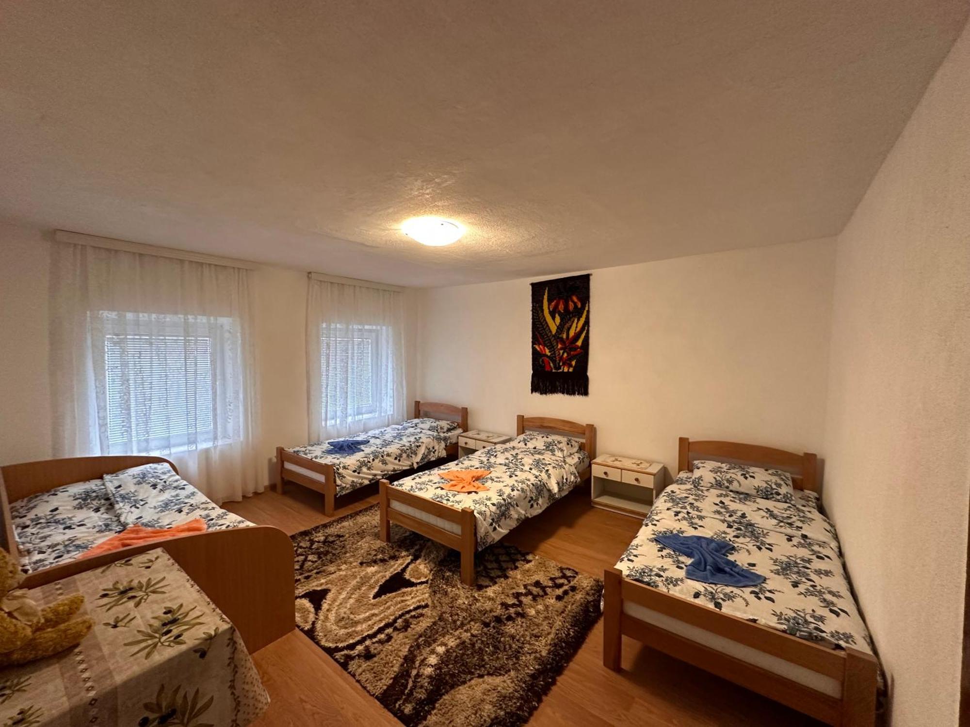 Guest House Guri Vuthaj 外观 照片