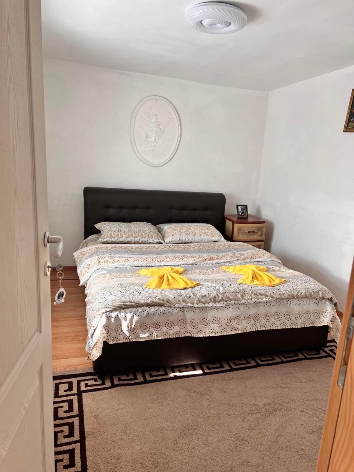 Guest House Guri Vuthaj 外观 照片