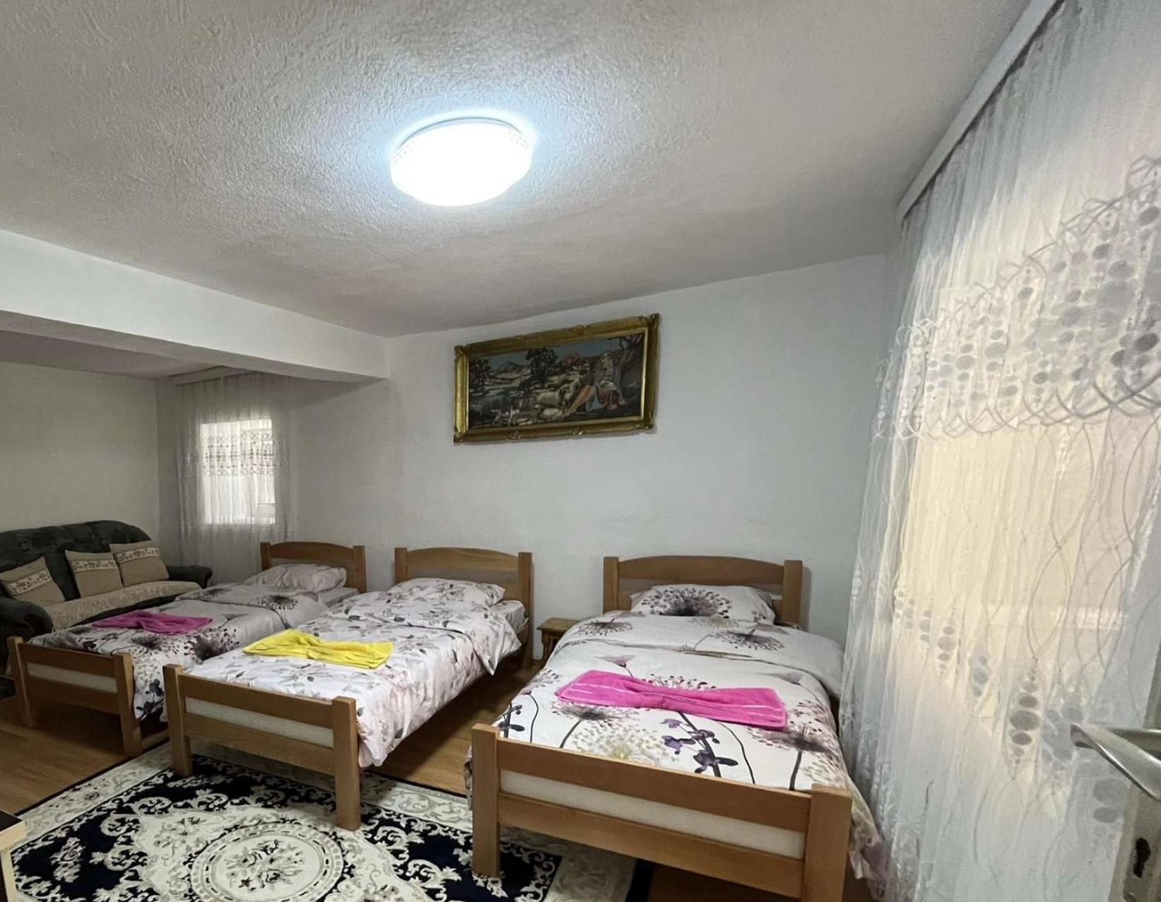 Guest House Guri Vuthaj 外观 照片