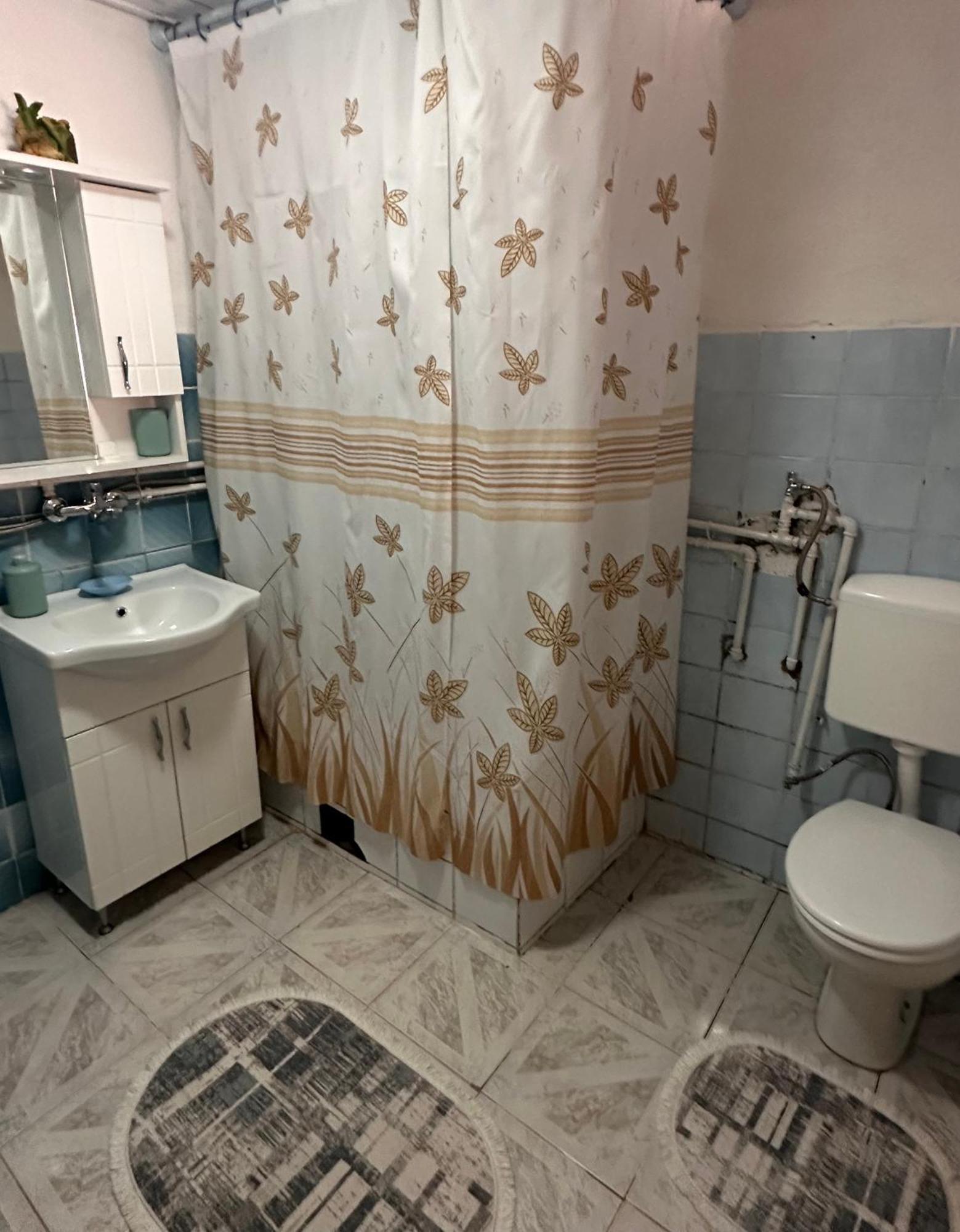 Guest House Guri Vuthaj 外观 照片