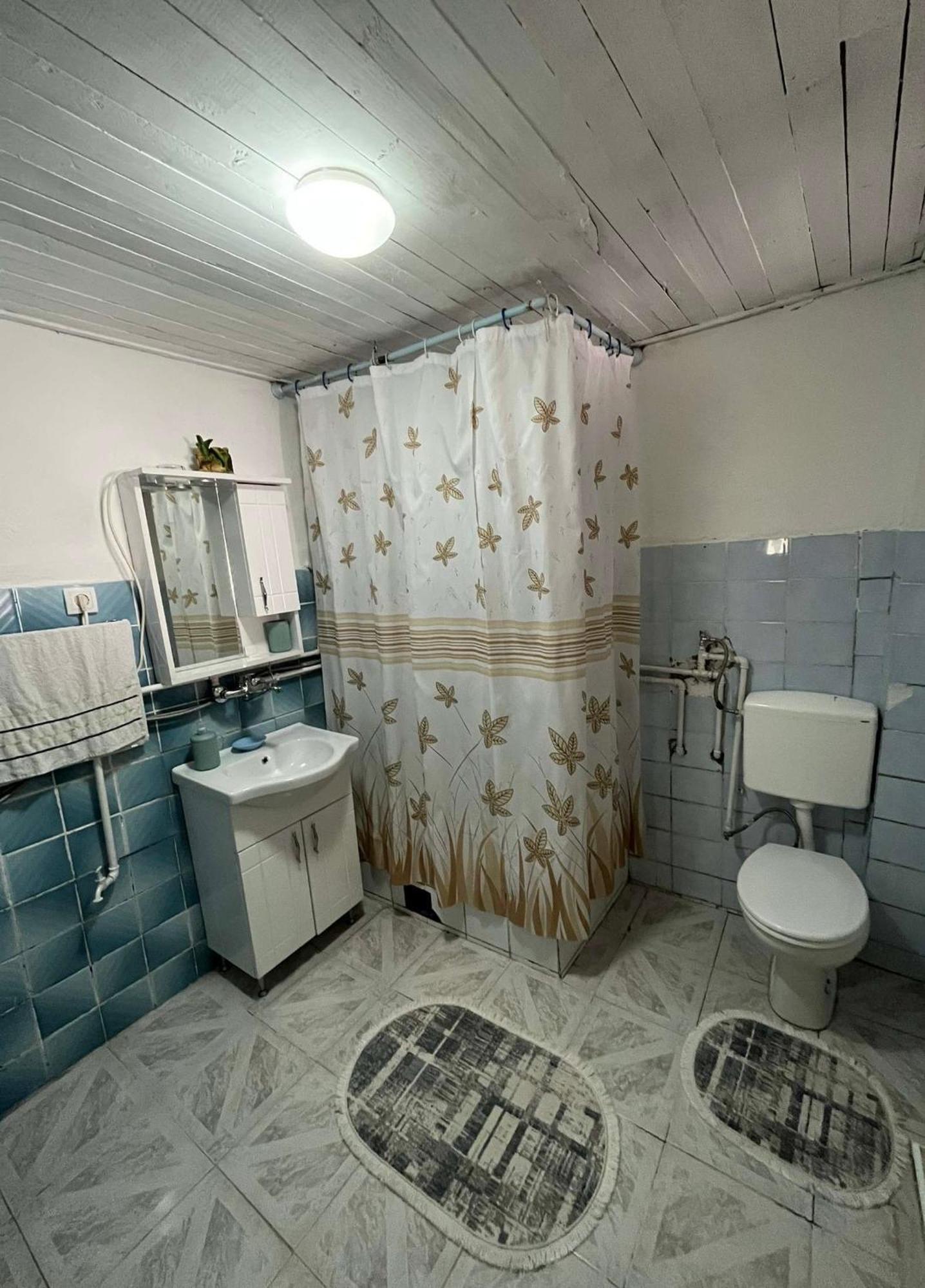 Guest House Guri Vuthaj 外观 照片