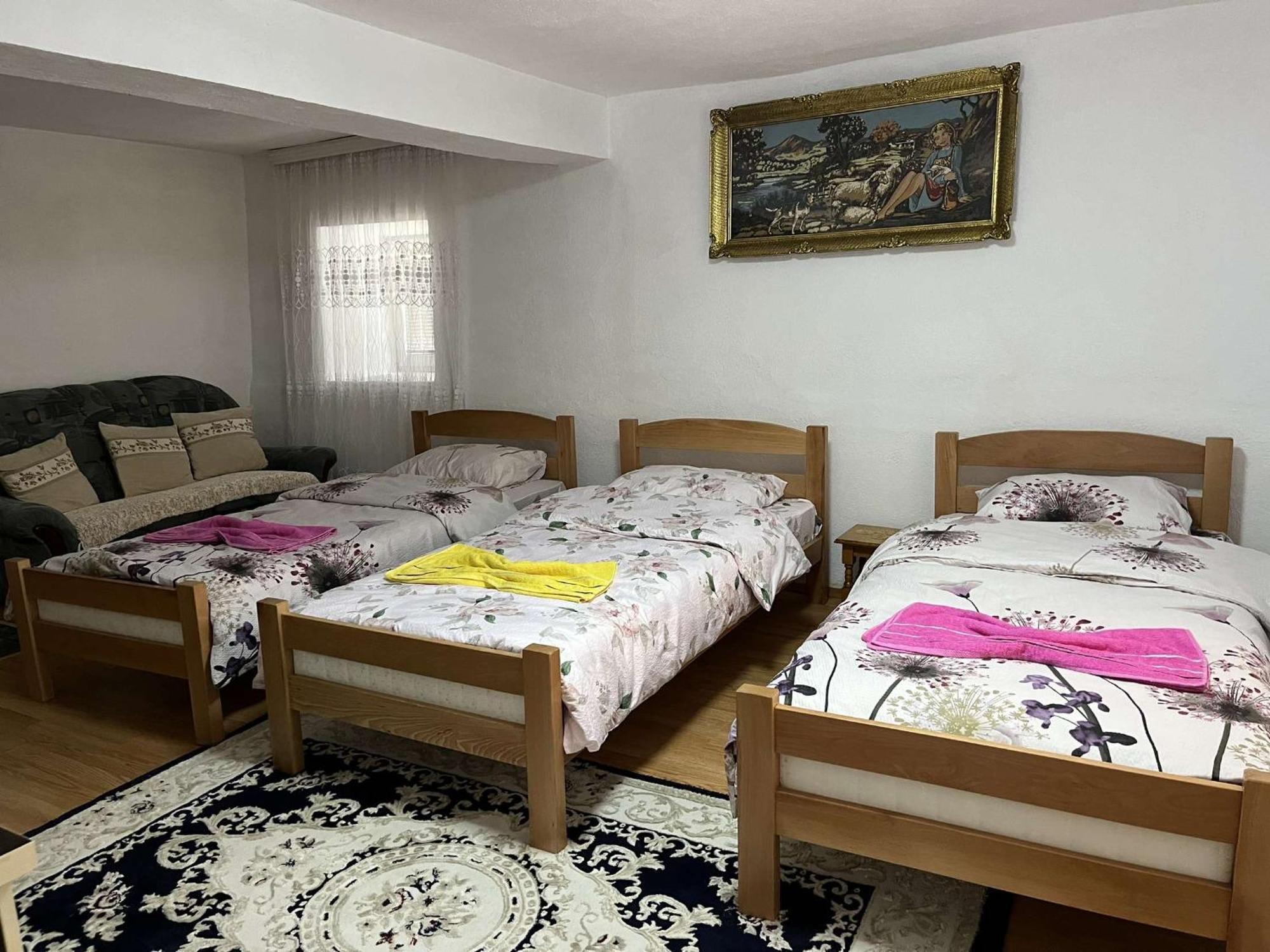 Guest House Guri Vuthaj 外观 照片