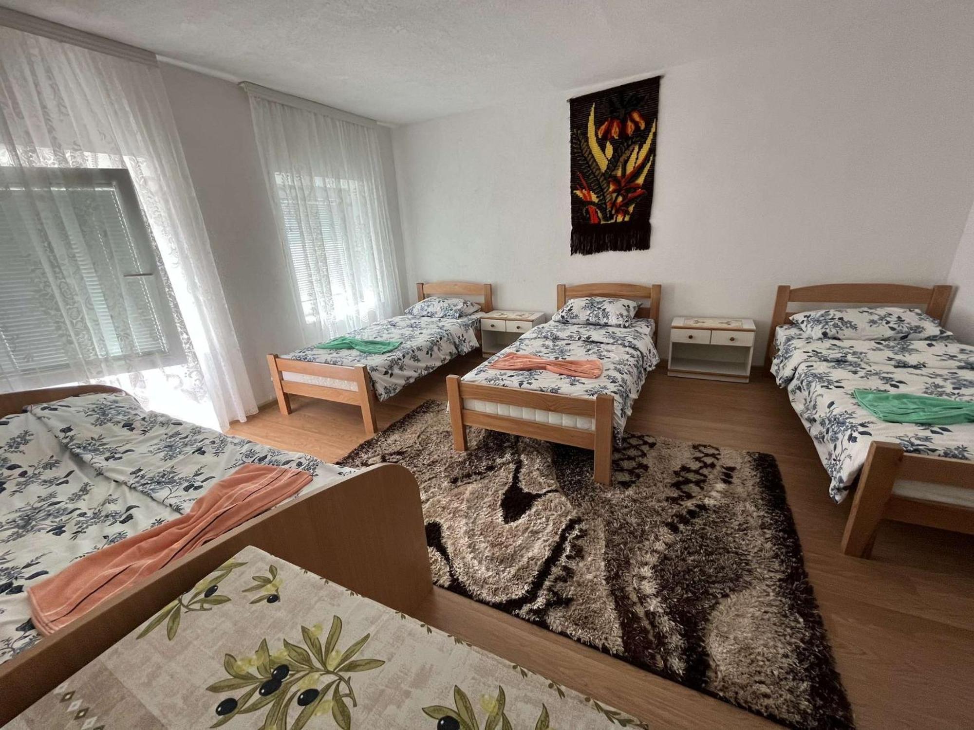 Guest House Guri Vuthaj 外观 照片