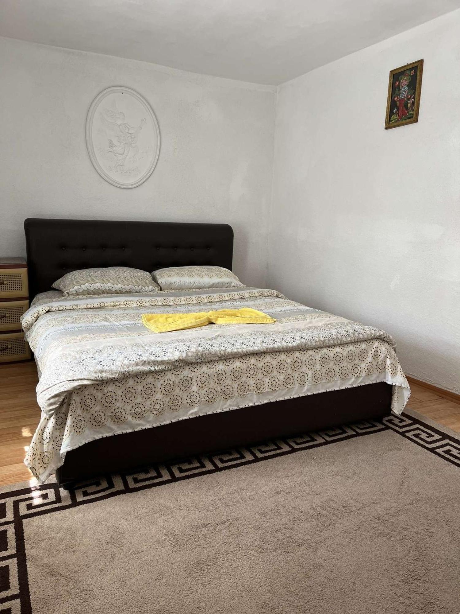 Guest House Guri Vuthaj 外观 照片