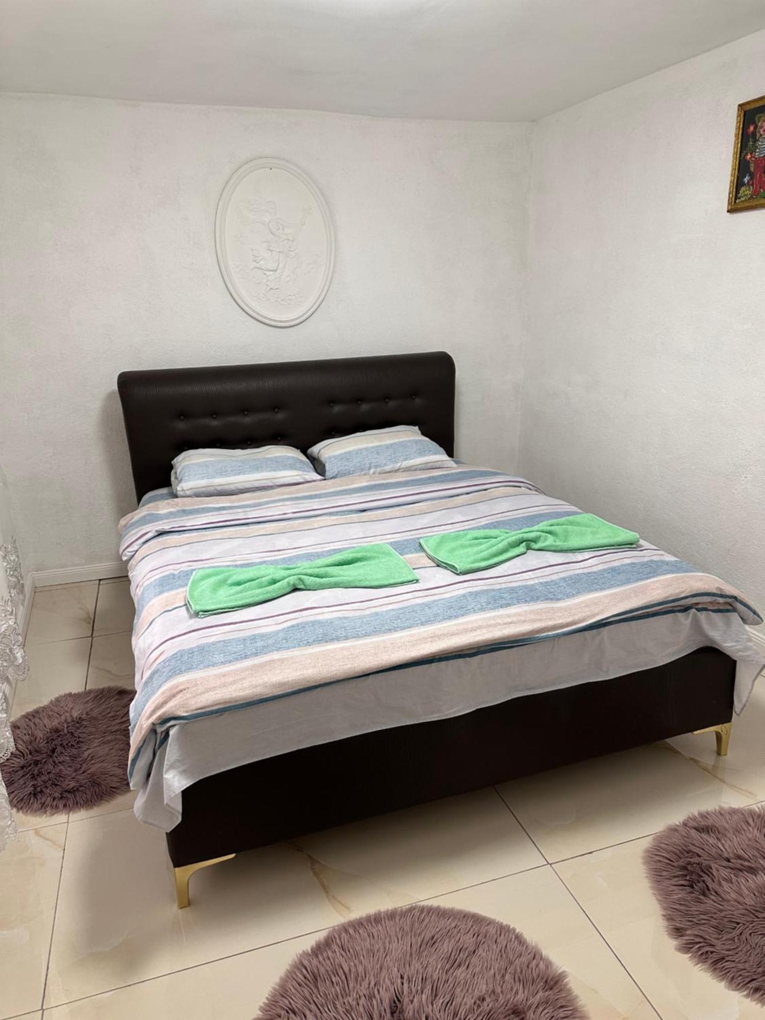 Guest House Guri Vuthaj 外观 照片